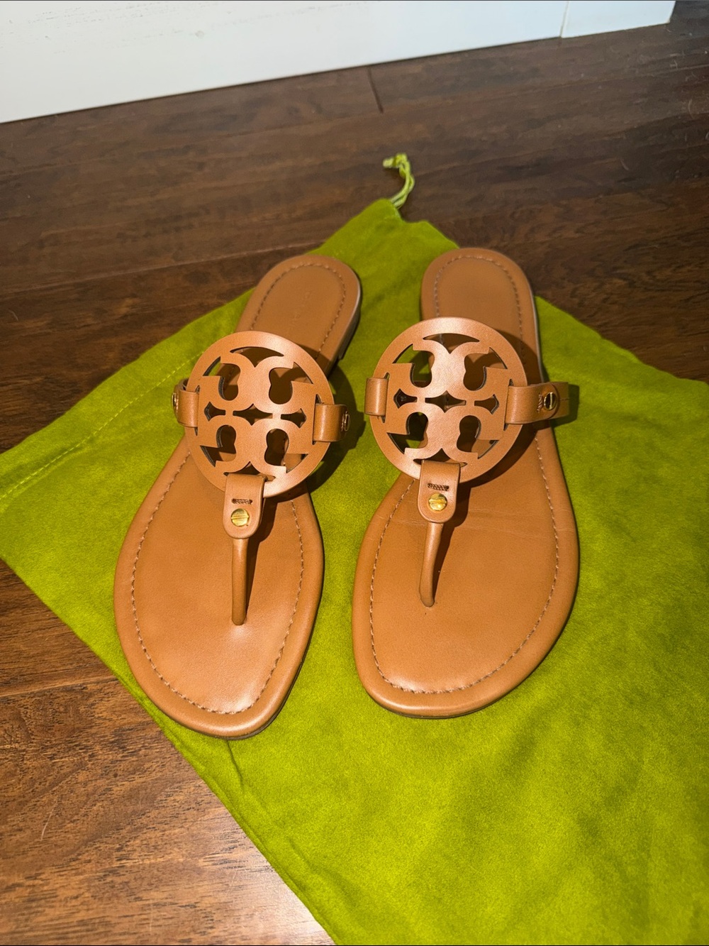 Tory Burch Miller Leather Logo Thong Sandals - Picture 2 of 6